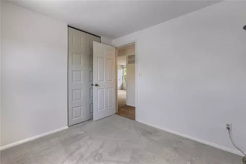 Bedroom - 5642 Bluepine Dr, Cincinnati, OH 45247 photo 4 of 8