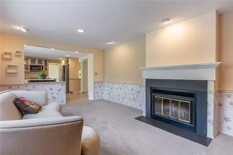 Living - 5642 Bluepine Dr, Cincinnati, OH 45247 photo 4 of 5