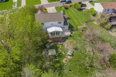 View/Area - 5642 Bluepine Dr, Cincinnati, OH 45247 photo 4 of 5