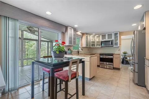 Kitchen - 5642 Bluepine Dr, Cincinnati, OH 45247 photo 1 of 6