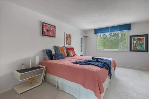 Bedroom - 5642 Bluepine Dr, Cincinnati, OH 45247 photo 1 of 8