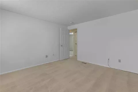 Bedroom - 5642 Bluepine Dr, Cincinnati, OH 45247 photo 6 of 8