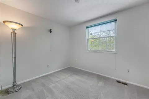 Bedroom - 5642 Bluepine Dr, Cincinnati, OH 45247 photo 3 of 8