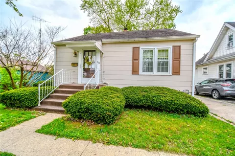 28 Vincent Ave, Troy, OH 45373