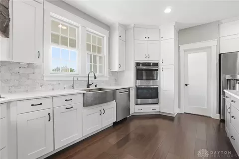 Kitchen - 7117 State Route 48, Springboro, OH 45066 photo 4 of 7