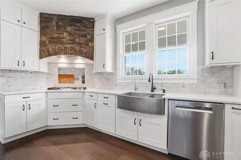 Kitchen - 7117 State Route 48, Springboro, OH 45066 photo 5 of 7