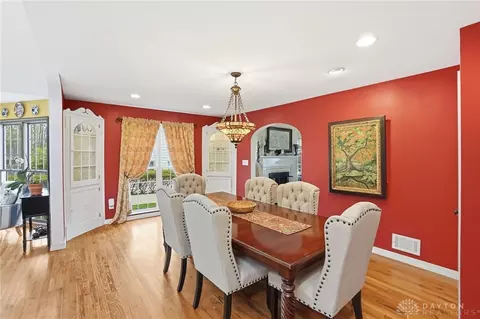 Dining - 3945 Lenox Dr, Kettering, OH 45429 photo 2 of 2