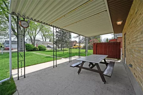 Exterior - 2812 Rushland Dr, Kettering, OH 45419 photo 8 of 14