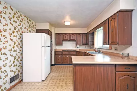 Kitchen - 2812 Rushland Dr, Kettering, OH 45419 photo 1 of 6