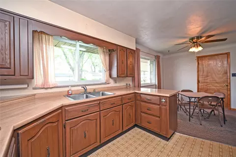 Kitchen - 2812 Rushland Dr, Kettering, OH 45419 photo 4 of 6