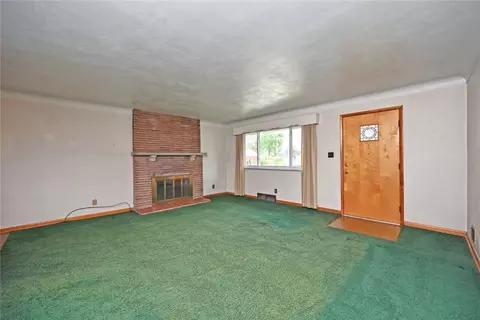 Living - 2812 Rushland Dr, Kettering, OH 45419 photo 2 of 5