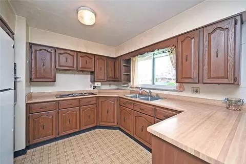 Kitchen - 2812 Rushland Dr, Kettering, OH 45419 photo 2 of 6