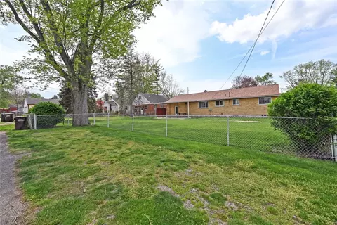 Exterior - 2812 Rushland Dr, Kettering, OH 45419 photo 12 of 14