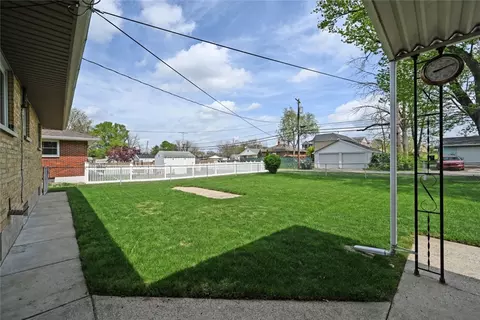 Exterior - 2812 Rushland Dr, Kettering, OH 45419 photo 9 of 14