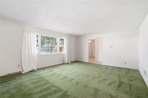 Living - 948 Malone Ave, Kettering, OH 45429 photo 2 of 7