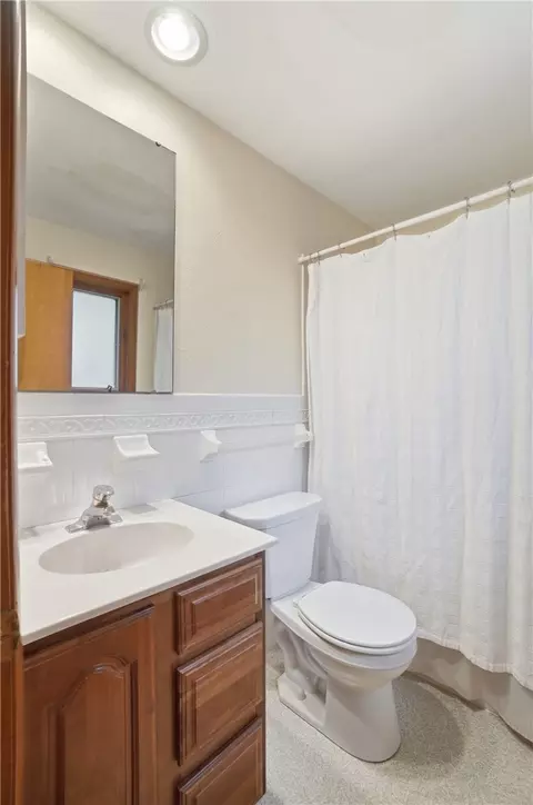 Bath - 948 Malone Ave, Kettering, OH 45429 photo 4 of 6