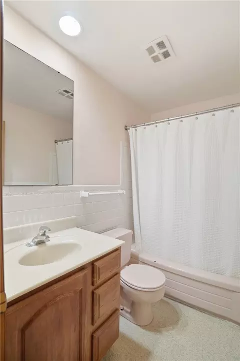 Bath - 948 Malone Ave, Kettering, OH 45429 photo 6 of 6