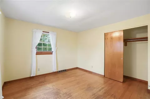 Bedroom - 948 Malone Ave, Kettering, OH 45429 photo 9 of 10