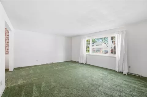 Living - 948 Malone Ave, Kettering, OH 45429 photo 1 of 7