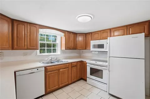Kitchen - 948 Malone Ave, Kettering, OH 45429 photo 1 of 4