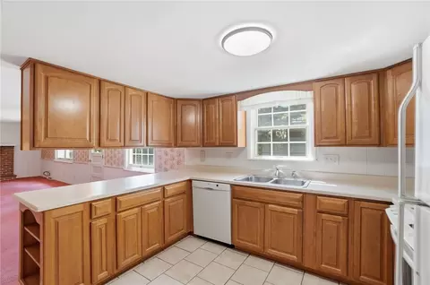 Kitchen - 948 Malone Ave, Kettering, OH 45429 photo 2 of 4