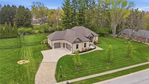 1599 Fox Trl, Bellbrook, OH 45305 photo 2