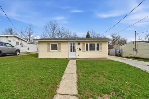 842 Meadow Ln, Lebanon, OH 45036