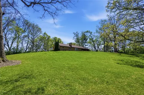 1047 Steven Circle Dr, New Carlisle, OH 45344