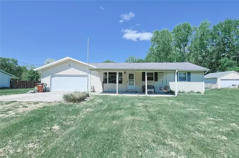 7808 Myrtle Dr, Carlisle, OH 45005