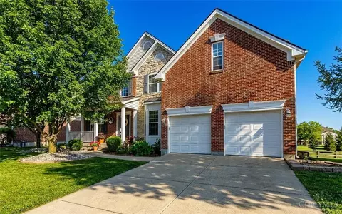 8060 Vegas Cir, West Chester, OH 45069