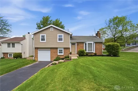5546 Highfield Ct, West Chester, OH 45069