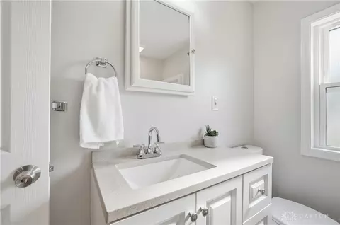 Bath - 306 E Circle Dr, Mason, OH 45040 photo 3 of 5