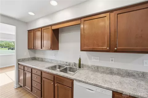 Kitchen - 306 E Circle Dr, Mason, OH 45040 photo 2 of 4