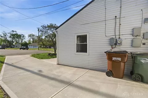Exterior - 306 E Circle Dr, Mason, OH 45040 photo 6 of 21