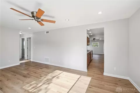 Living - 306 E Circle Dr, Mason, OH 45040 photo 4 of 7