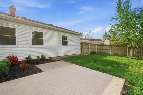 Exterior - 306 E Circle Dr, Mason, OH 45040 photo 9 of 21