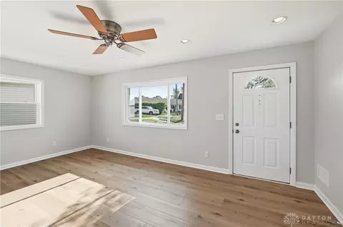 Living - 306 E Circle Dr, Mason, OH 45040 photo 3 of 7