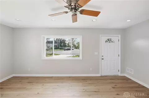 Living - 306 E Circle Dr, Mason, OH 45040 photo 6 of 7