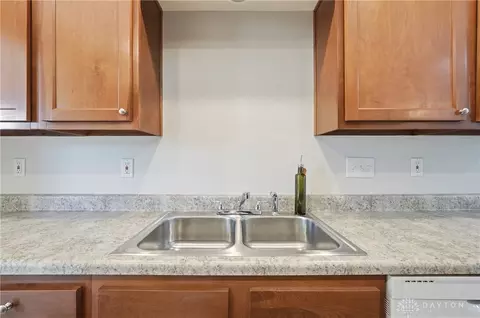 Kitchen - 306 E Circle Dr, Mason, OH 45040 photo 3 of 4
