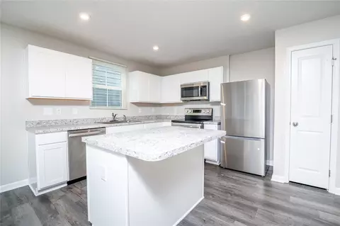 Kitchen - 195 Skyway Dr, Springfield, OH 45505 photo 2 of 4