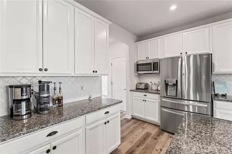 Kitchen - 191 Chapel Dr, Troy, OH 45373 photo 4 of 9