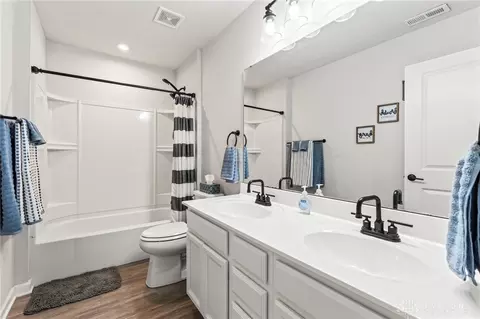 Bath - 191 Chapel Dr, Troy, OH 45373 photo 5 of 9