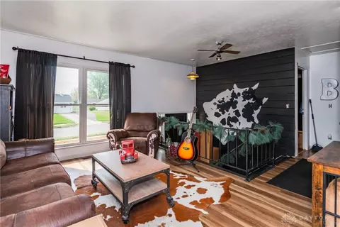 Living - 2014 Westboro Ave, Springfield, OH 45503 photo 2 of 4