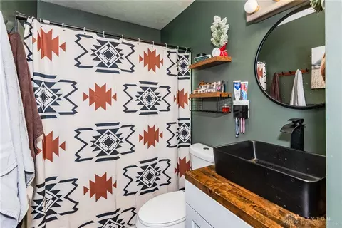 Bath - 2014 Westboro Ave, Springfield, OH 45503 photo 1 of 2