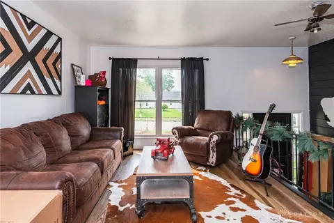 Living - 2014 Westboro Ave, Springfield, OH 45503 photo 3 of 4