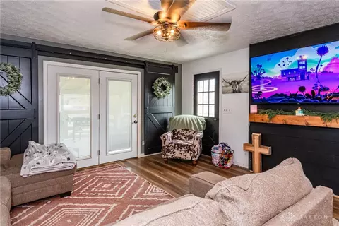 Living - 2014 Westboro Ave, Springfield, OH 45503 photo 4 of 4