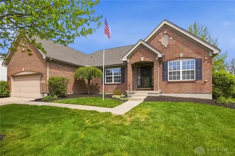 6899 Evergreen Cir, Huber Heights, OH 45424