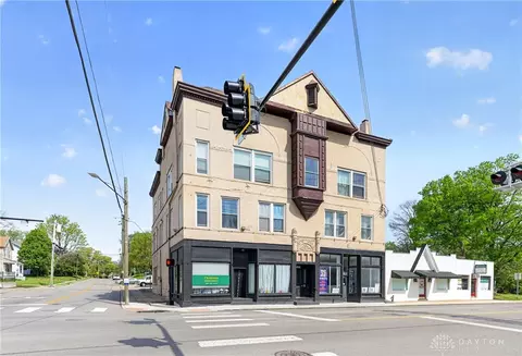 7045-7049 Montgomery Rd, Silverton, OH 45236