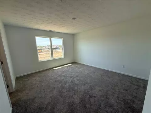 Bedroom - 4005 Chakeres Ave, Springfield, OH 45505 photo 2 of 4