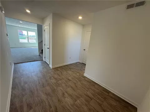Entry Way - 4005 Chakeres Ave, Springfield, OH 45505 photo 1 of 2